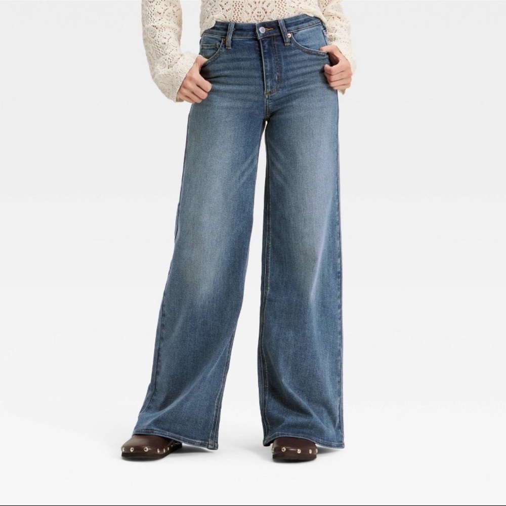 UniversalThread™ Women's High-Rise Wide Leg Jeans - Vintage Medium 4, 6 & 10.